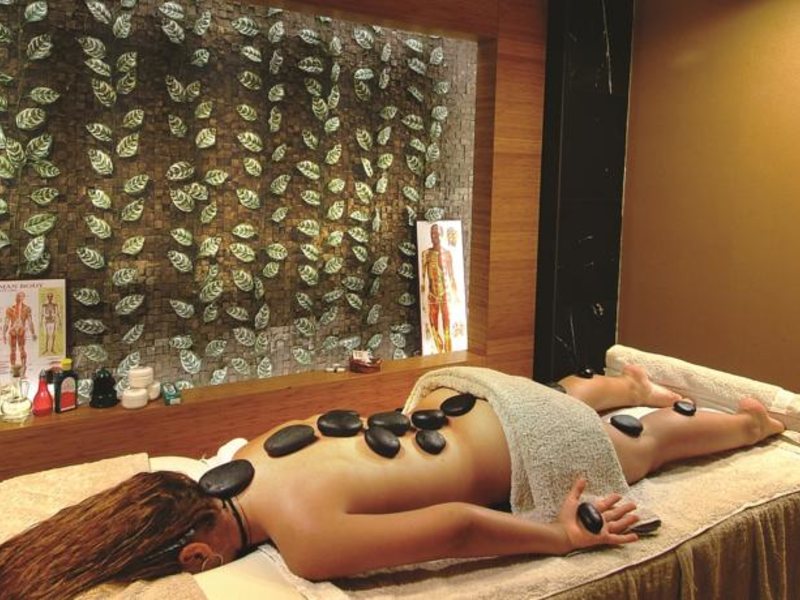 Royal Dragon Hotel  102652