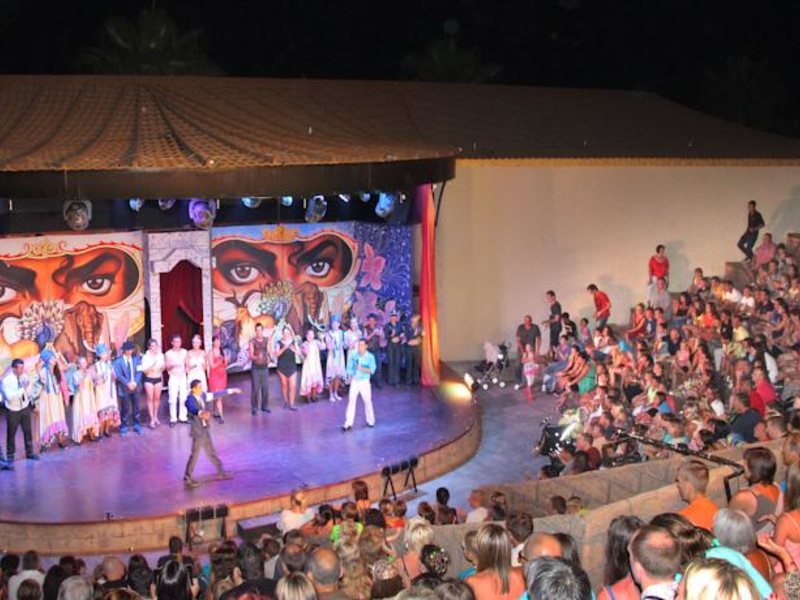 Royal Dragon Hotel  102653