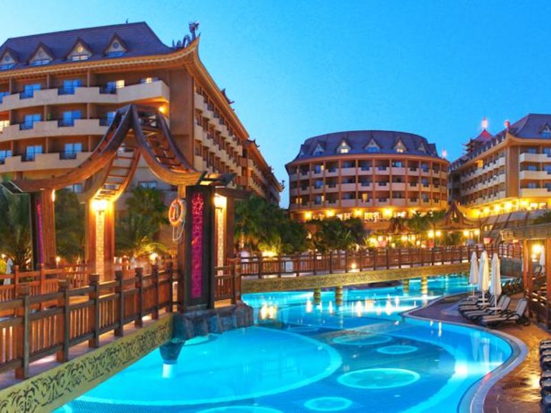 Royal Dragon Hotel  102660