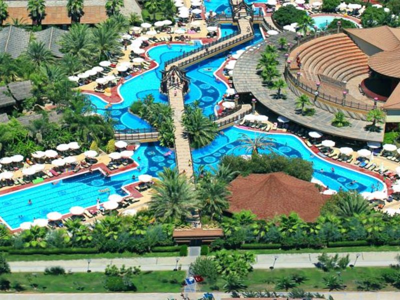 Royal Dragon Hotel  102661