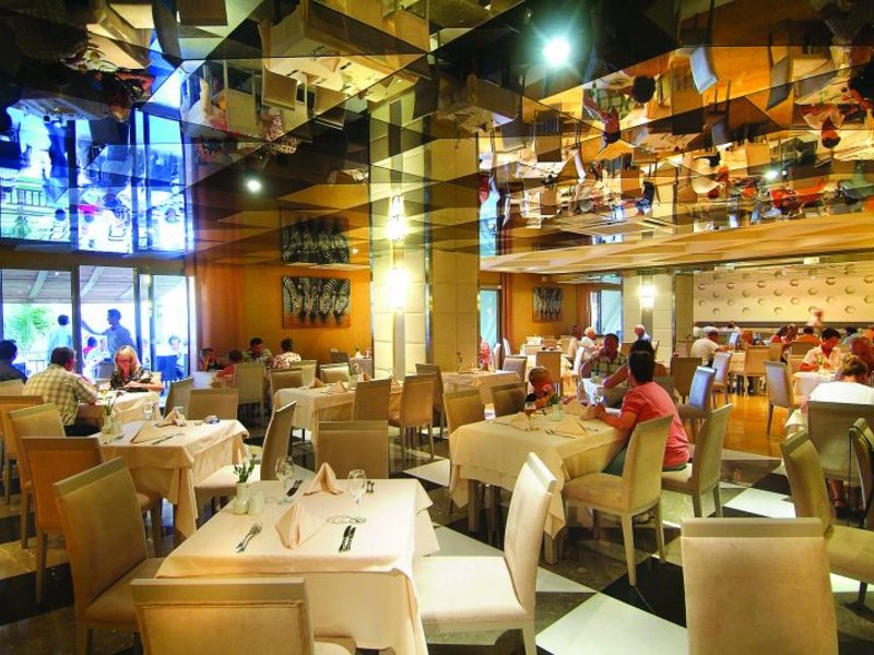 Royal Dragon Hotel  102668