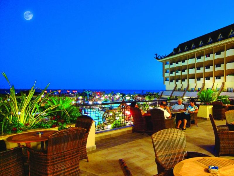 Royal Dragon Hotel  102670