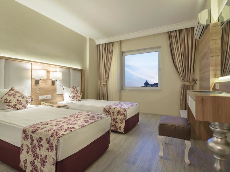 Royal Garden Select Hotel 296196