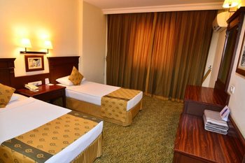 Royal Garden Suite Hotel