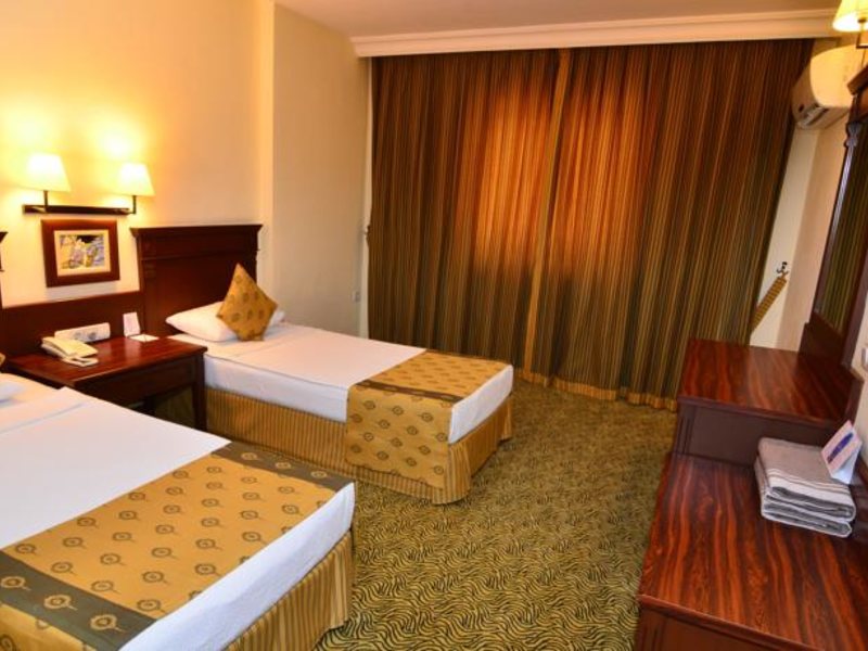 Royal Garden Suite Hotel 102686