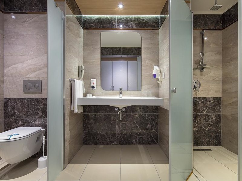 Royal Garden Suite Hotel 296202