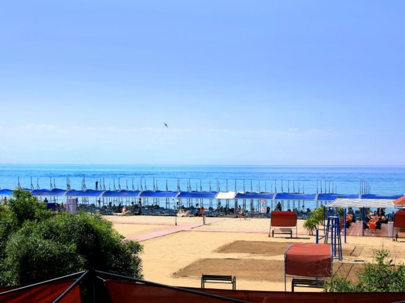 Royal Garden Suite Hotel 34447