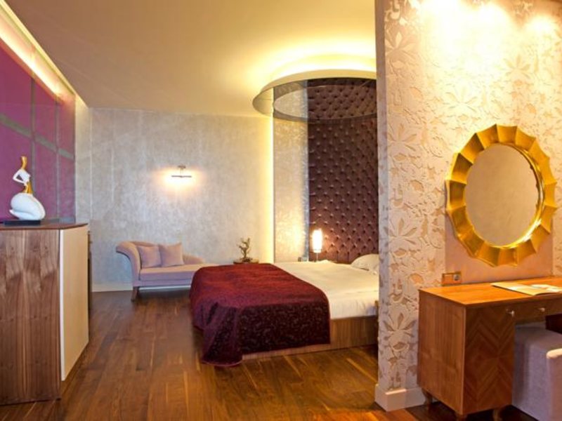 Royal Holiday Palace 102689