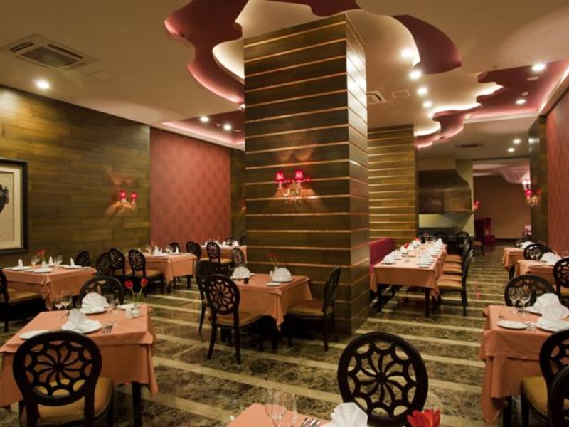 Royal Holiday Palace 102700