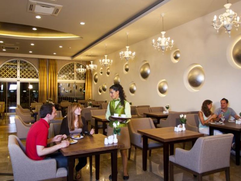 Royal Holiday Palace 102701