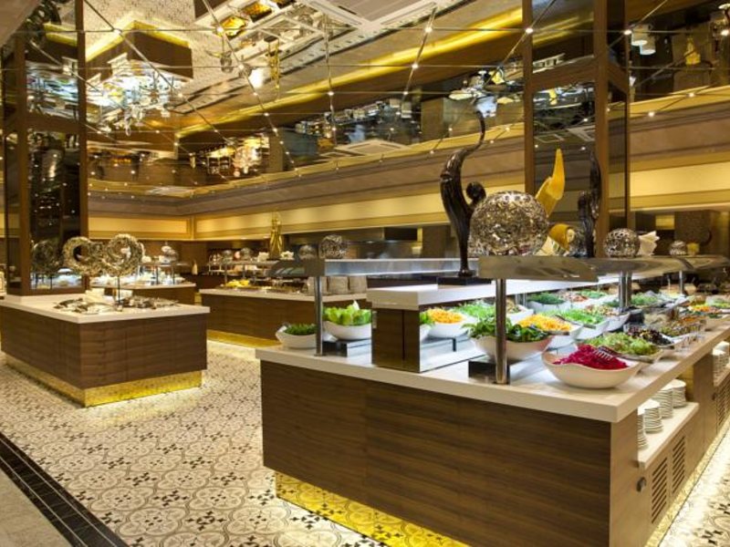 Royal Holiday Palace 102710