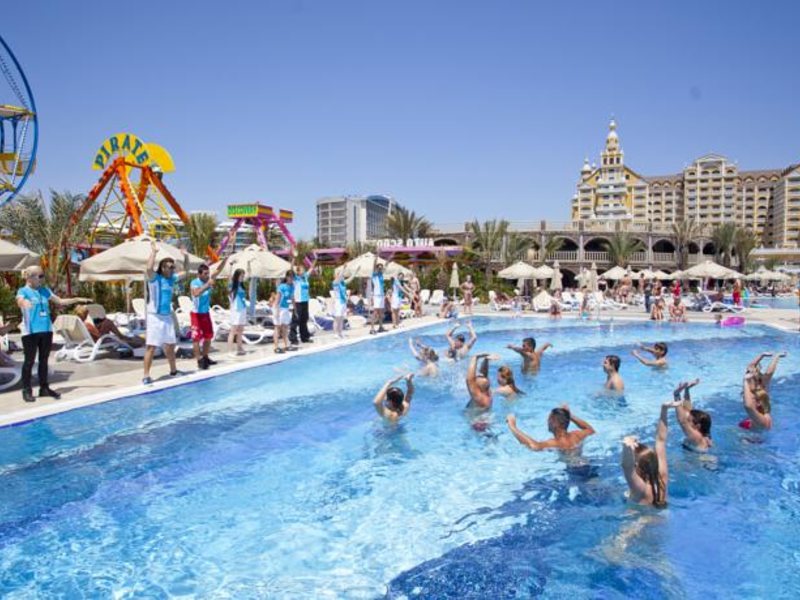 Royal Holiday Palace 102711