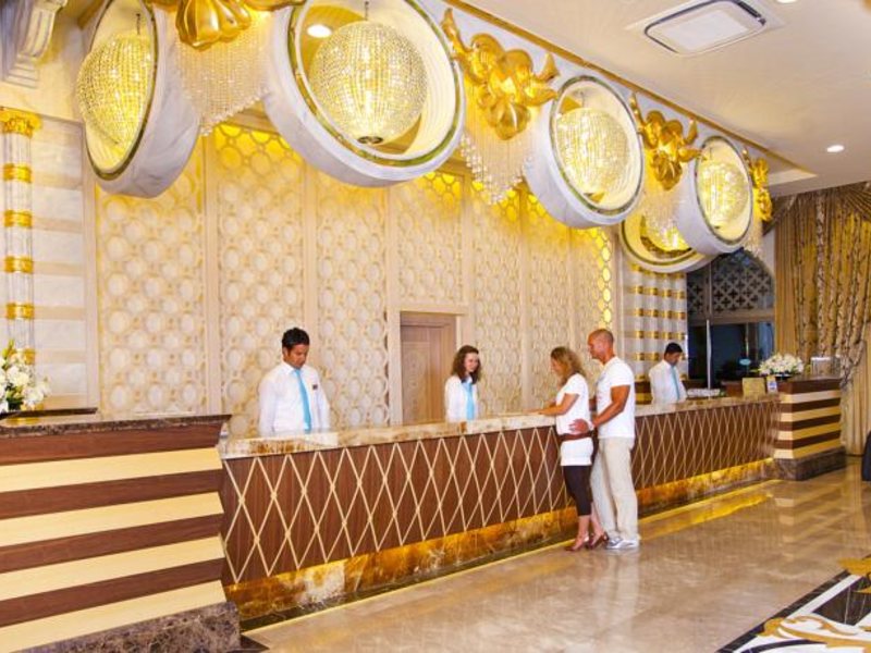 Royal Holiday Palace 102715