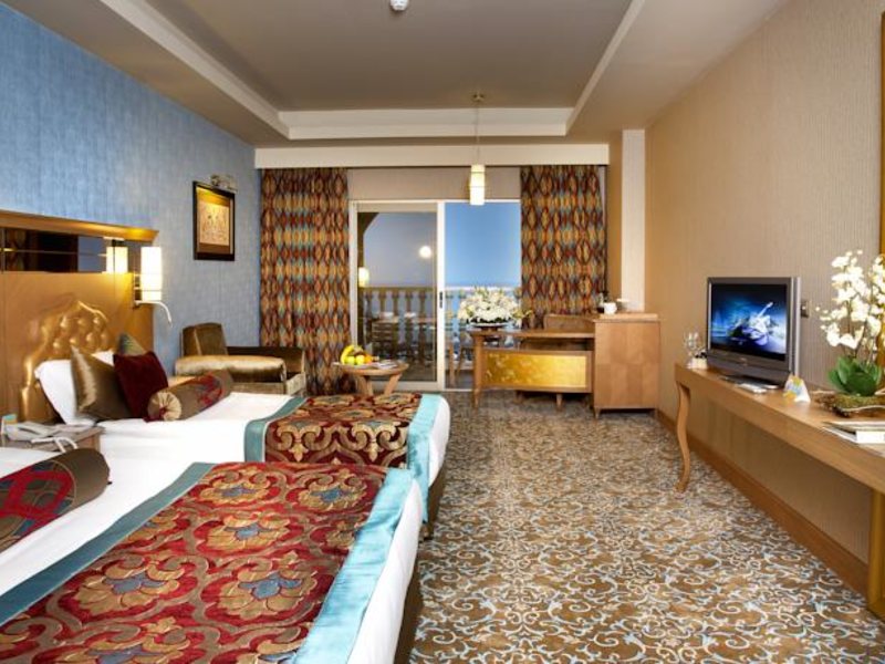 Royal Holiday Palace 102725