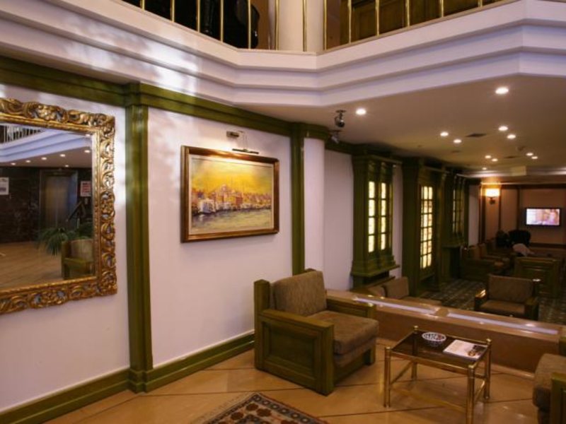 Royal Hotel 102726