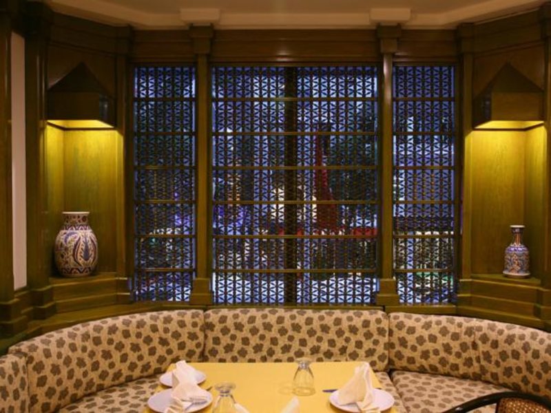 Royal Hotel 102731