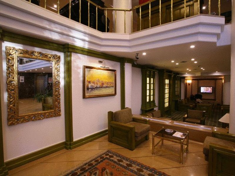 Royal Hotel 102735