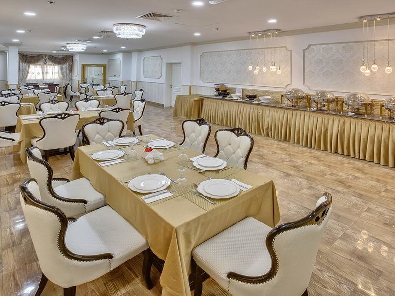 Royal Hotel Sharjah 300202