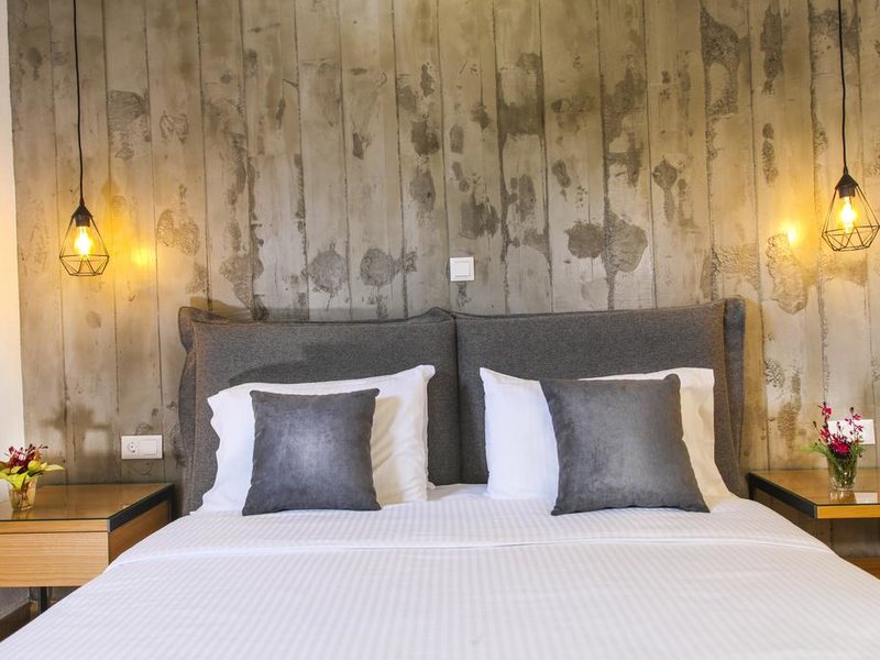 Royal Hotel and Suites 289564