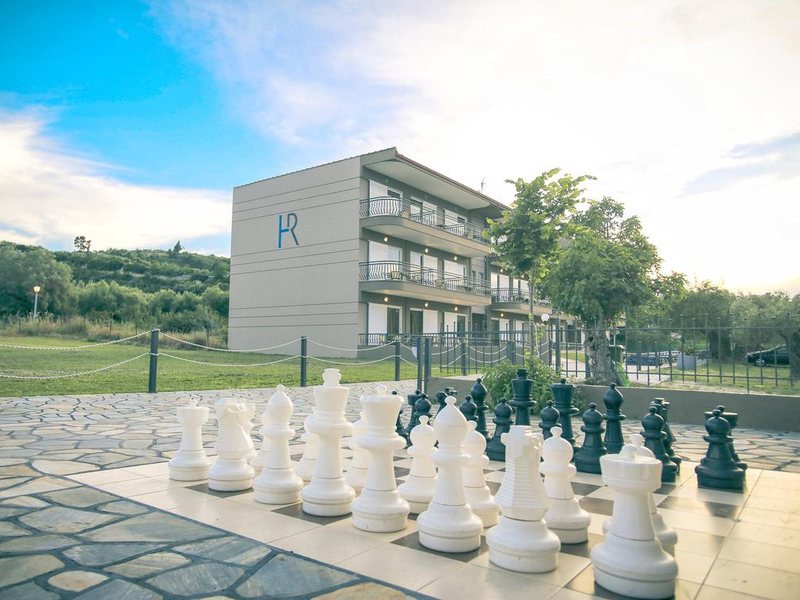 Royal Hotel and Suites 289567