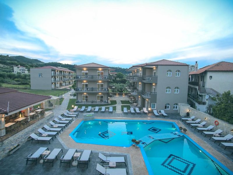 Royal Hotel and Suites 289569