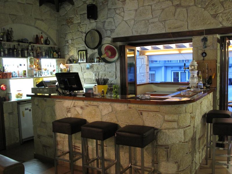 Royal Hotel and Suites 289572