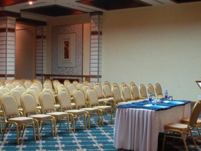 Royal Lagoons Resort 130452