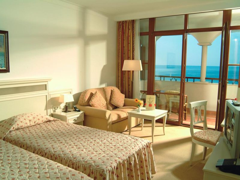 Royal Palace Helena Sands 174819