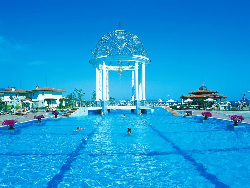 Royal Palace Helena Sands 174823