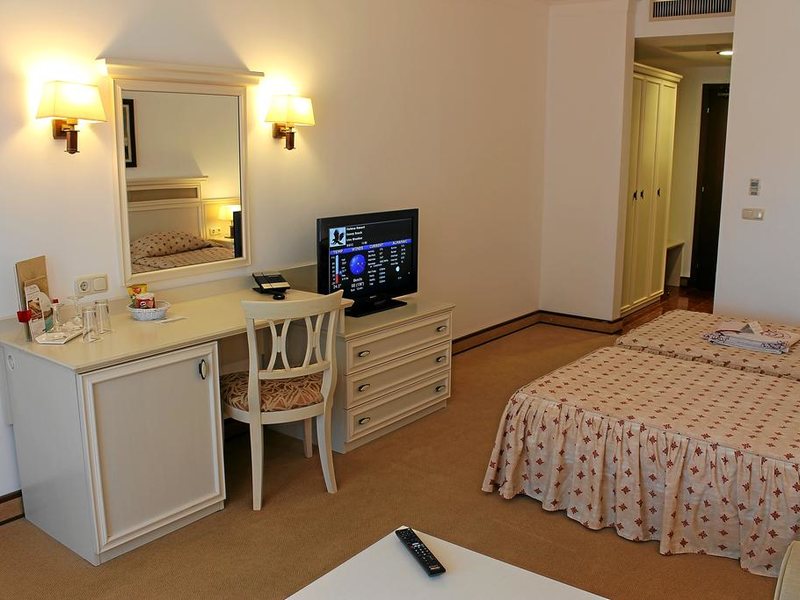 Royal Palace Helena Sands 174831