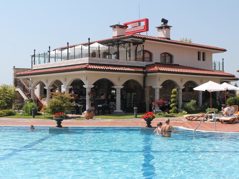 Royal Palace Helena Sands 174835