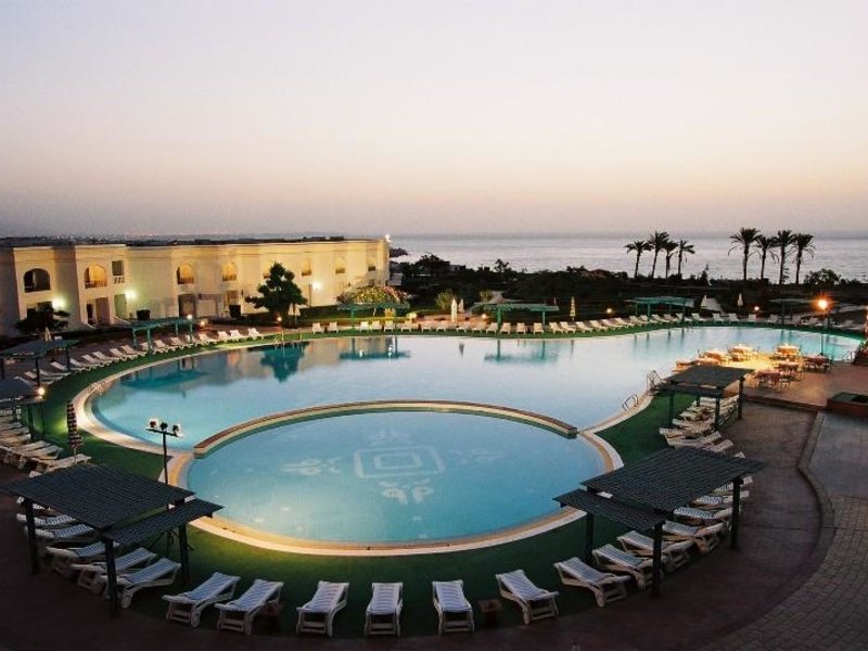 Royal Paradise Resort  33379