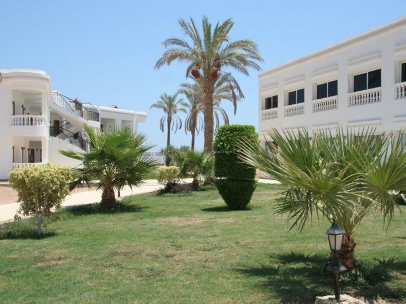 Royal Paradise Resort  33400