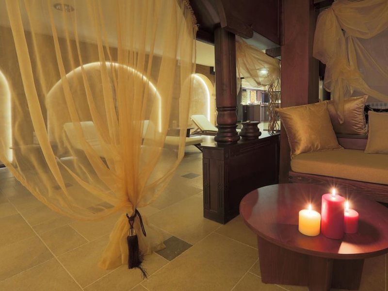 Royal Park & Spa Apt 238912