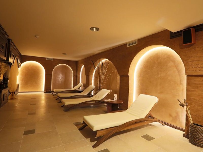 Royal Park & Spa Apt 238914