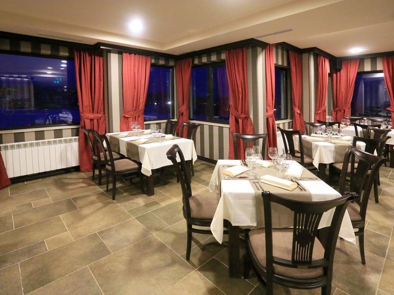 Royal Park & Spa Apt 238920