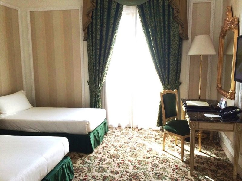 Royal Rose Hotel 132969