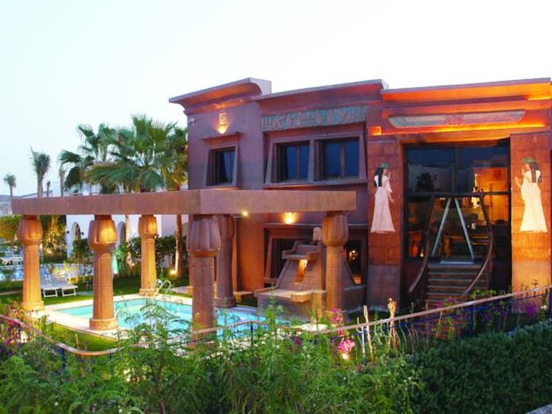 Royal Savoy Club 127696