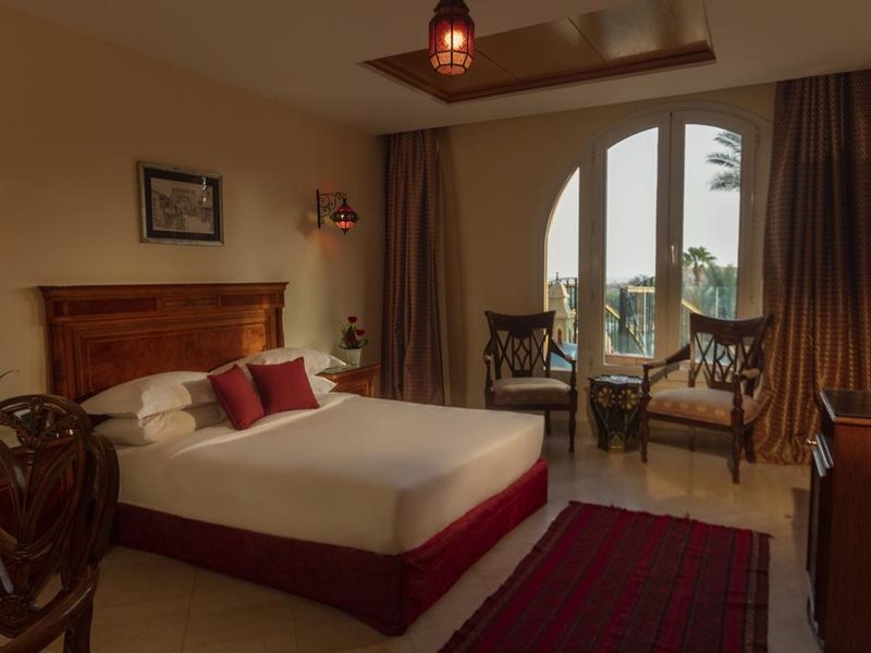 Royal Savoy Club 293939