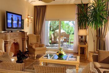 Royal Savoy Suites Villas