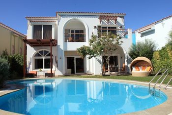 Royal Savoy Suites Villas