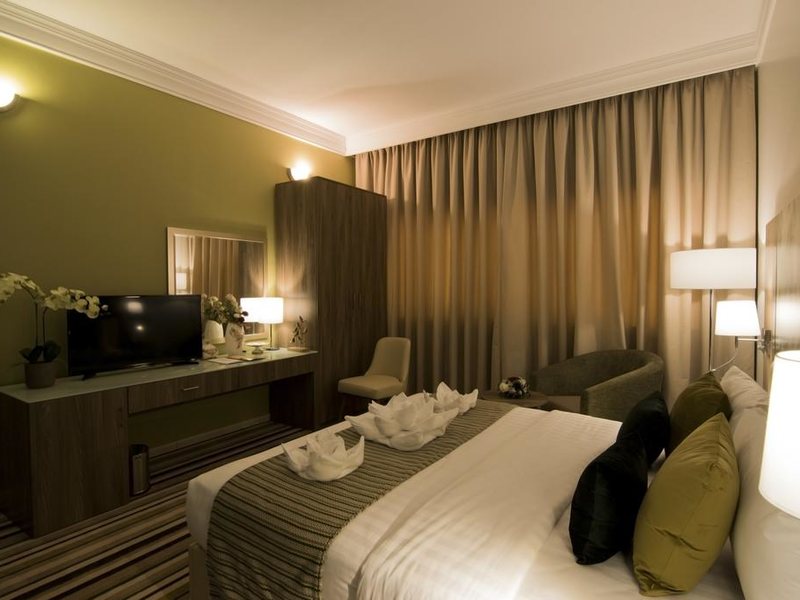 Royal View Hotel  300181