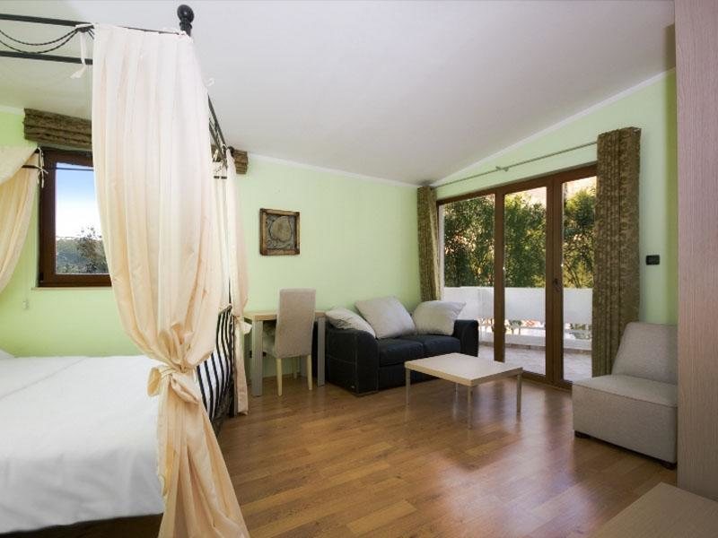 Ruza Vjetrova  81838