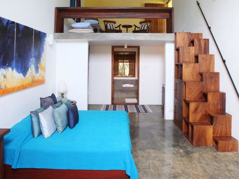 Saffron & Blue 110617