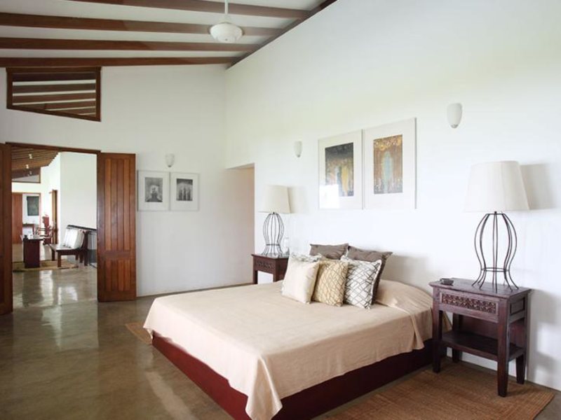 Saffron & Blue 110618