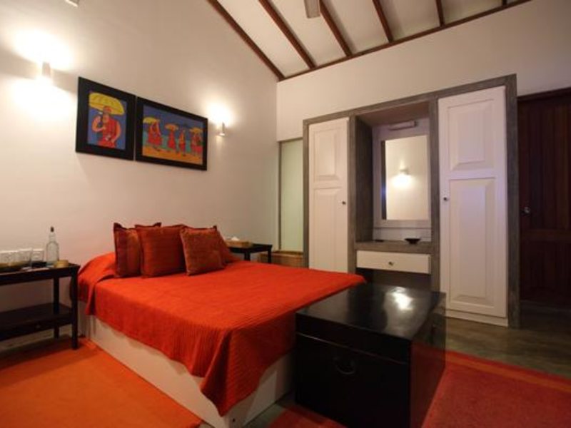 Saffron & Blue 110622