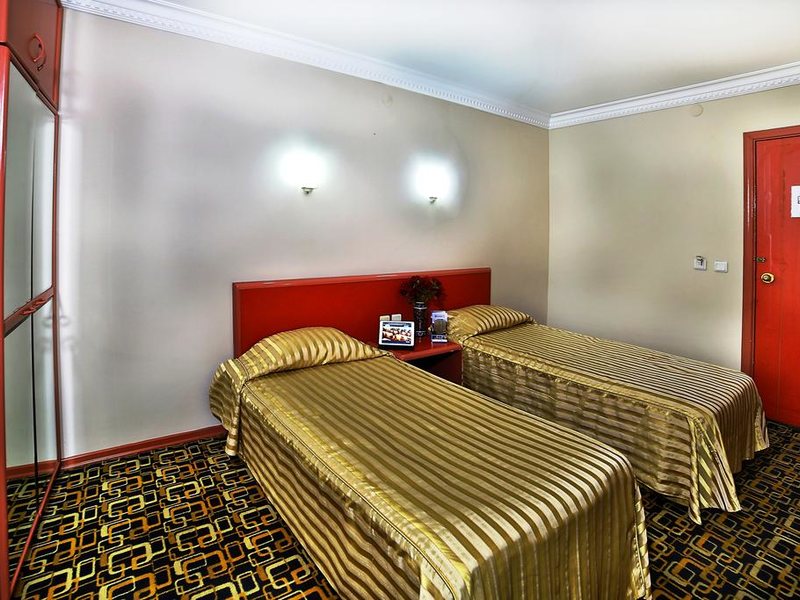 Sahi̇nler Hotel 275381