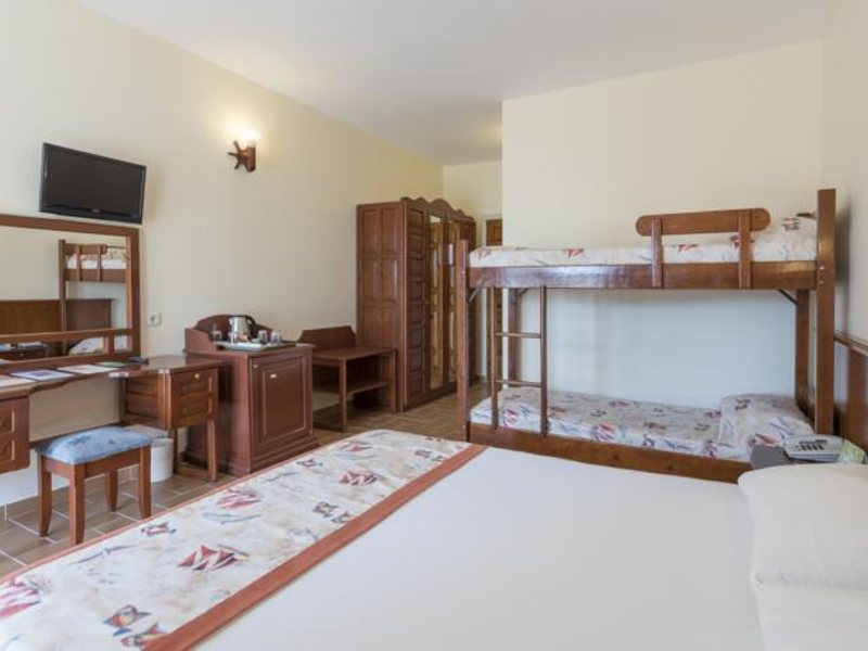 Sailor s Beach Club 161418