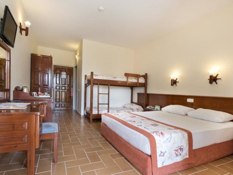 Sailor s Beach Club 161419