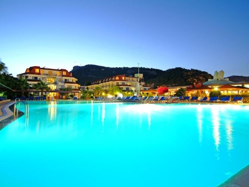 Sailor s Beach Club 37585